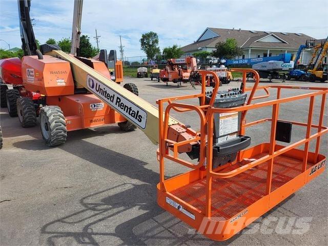 JLG 600S Телескопични повдигачи
