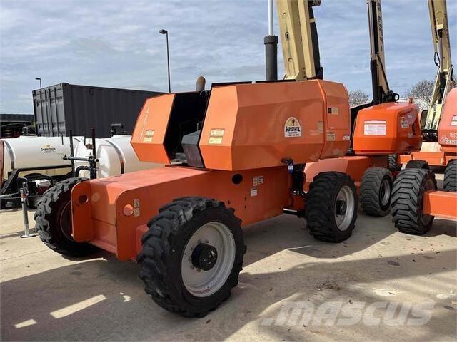 JLG 600S Телескопични повдигачи
