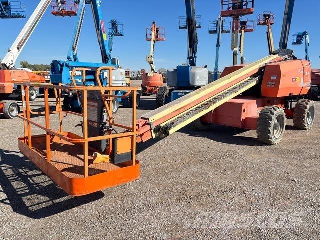 JLG 600S Телескопични повдигачи

