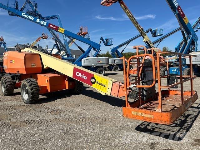 JLG 600S Телескопични повдигачи
