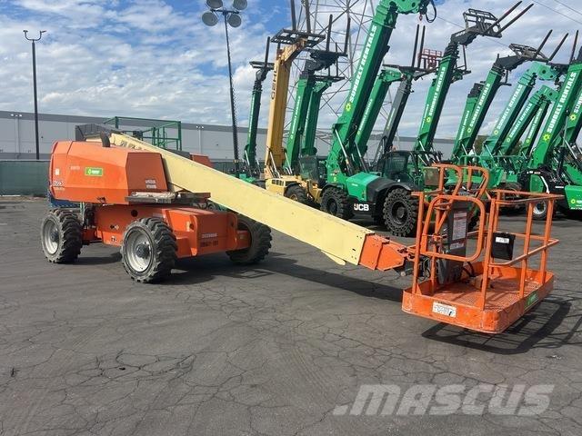 JLG 600S Телескопични повдигачи
