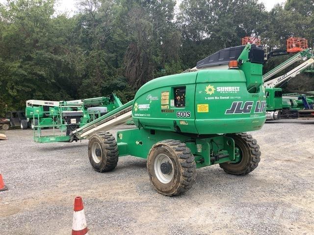 JLG 600S Телескопични повдигачи
