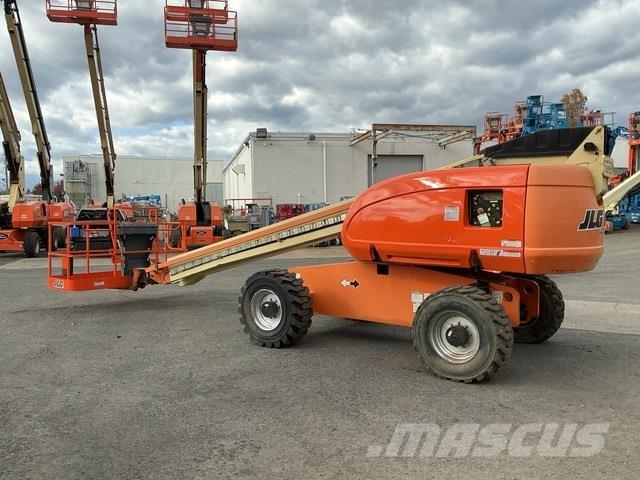 JLG 600S Телескопични повдигачи
