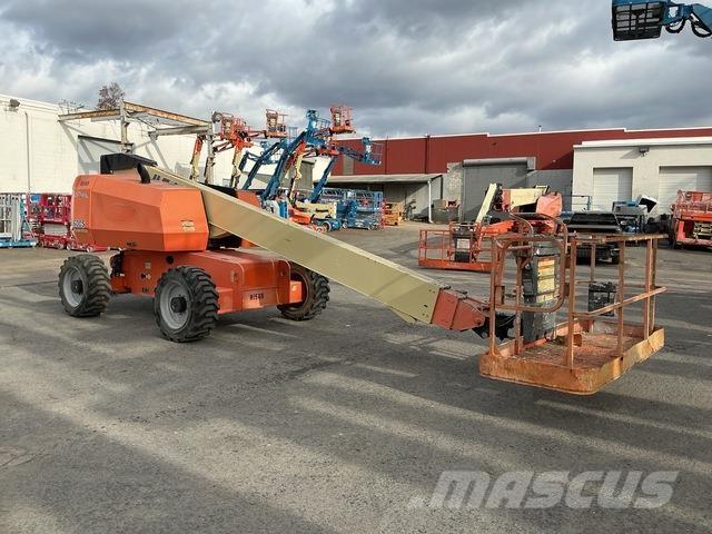 JLG 600S Телескопични повдигачи
