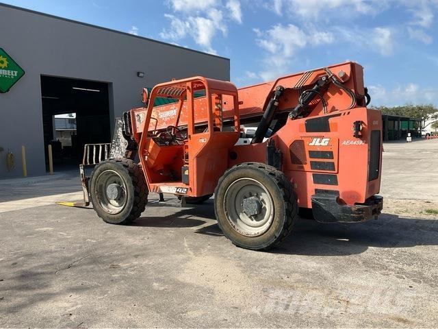 JLG 6042 Телескопични товарачи