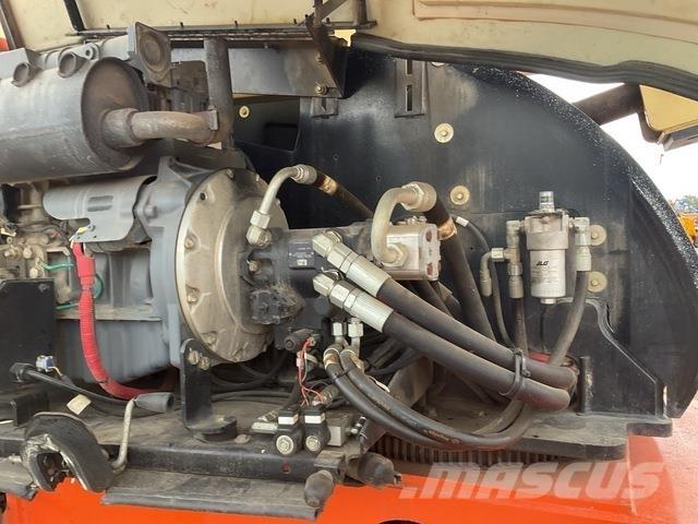 JLG 660SJ Телескопични повдигачи
