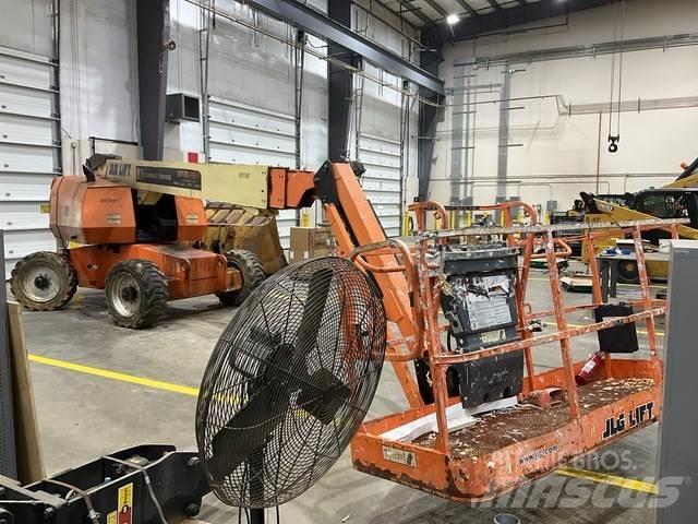 JLG 660SL Съчленени стрелови подемници