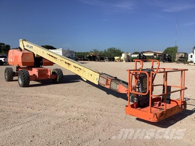 JLG 800S Телескопични повдигачи
