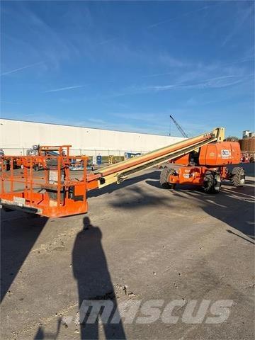 JLG 800S Телескопични повдигачи
