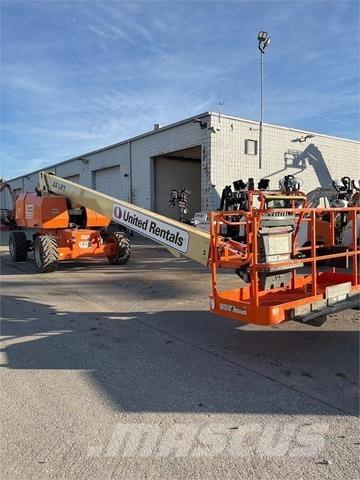 JLG 800S Телескопични повдигачи
