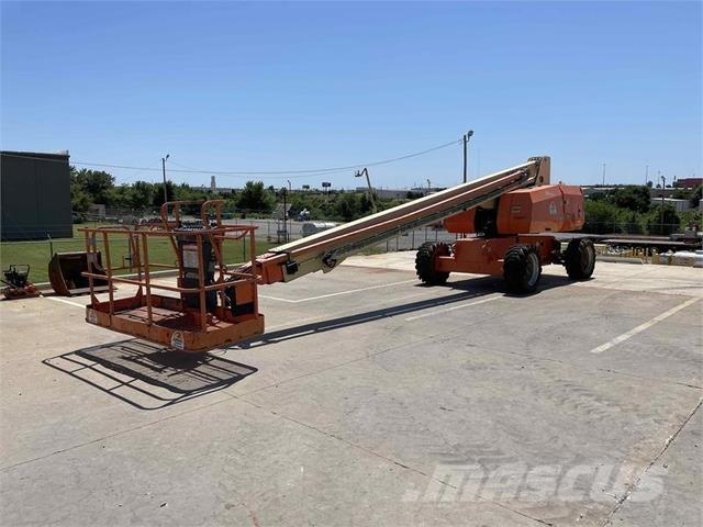 JLG 800S Телескопични повдигачи
