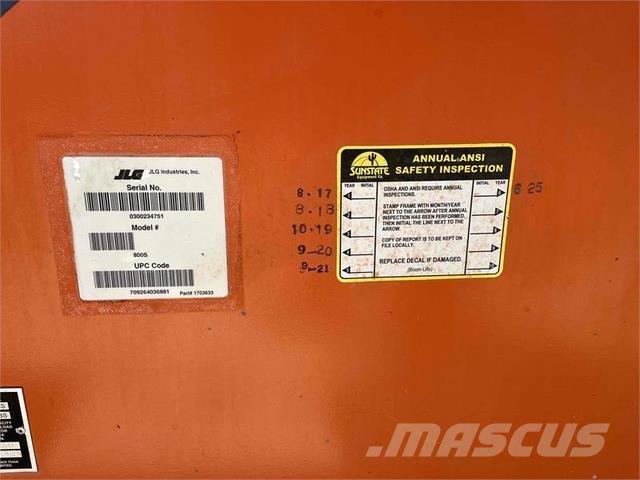 JLG 800S Телескопични повдигачи
