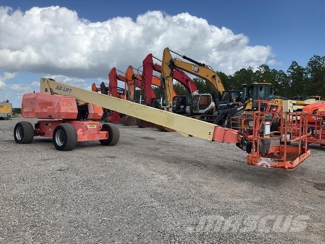 JLG 800S Телескопични повдигачи
