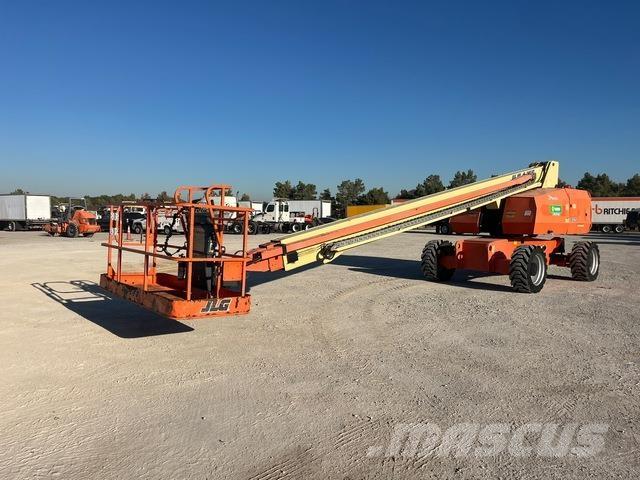 JLG 800S Телескопични повдигачи
