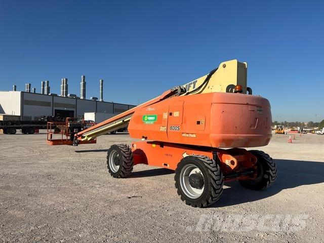 JLG 800S Телескопични повдигачи
