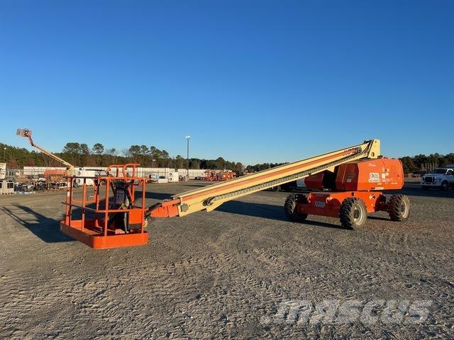 JLG 800S Телескопични повдигачи
