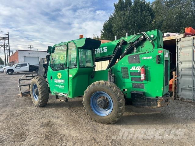 JLG 8042 Телескопични товарачи