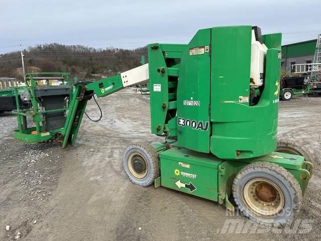 JLG E300AJ Съчленени стрелови подемници
