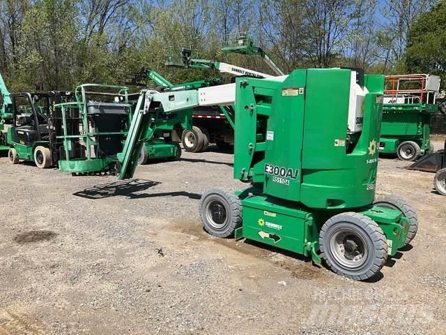 JLG E300AJ Съчленени стрелови подемници