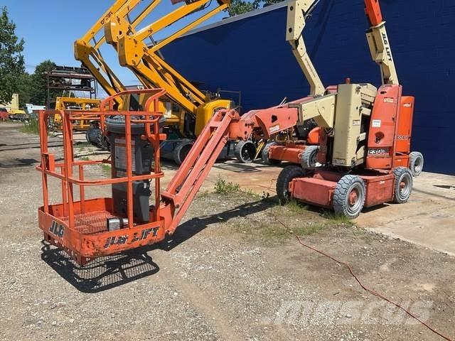 JLG E300AJP Съчленени стрелови подемници