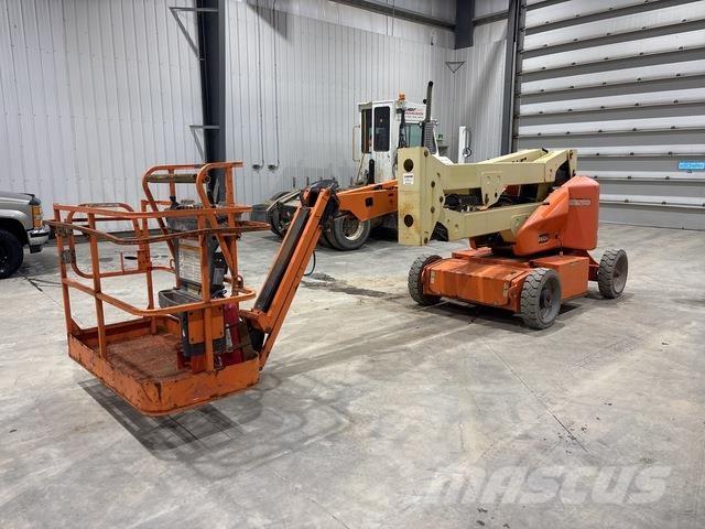 JLG E450AJ Съчленени стрелови подемници