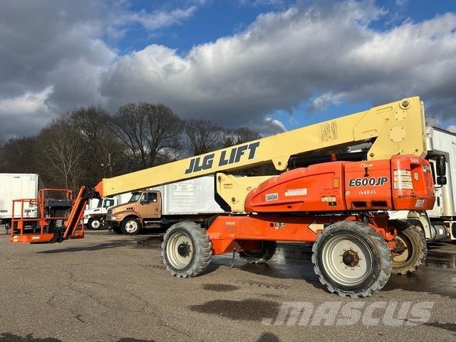 JLG E600JP Съчленени стрелови подемници