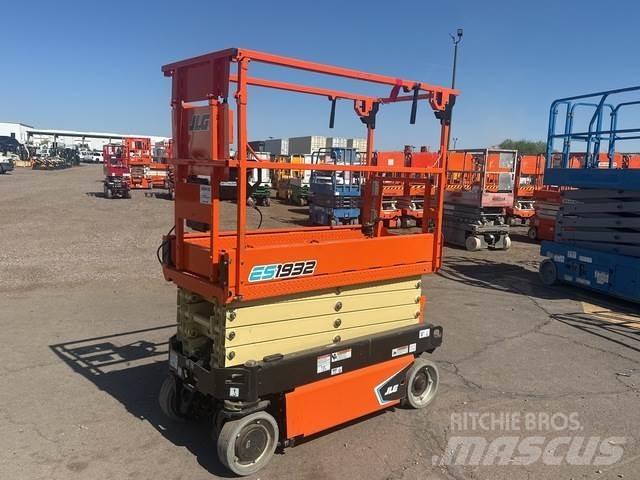 JLG ES1932 Ножични работни платформи