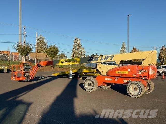JLG M600J Телескопични повдигачи
