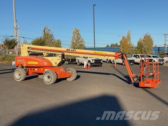 JLG M600J Телескопични повдигачи
