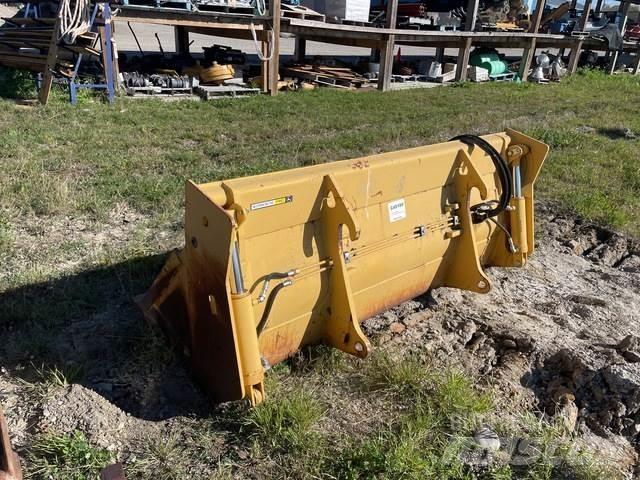 John Deere  Товарач със заден ексватор