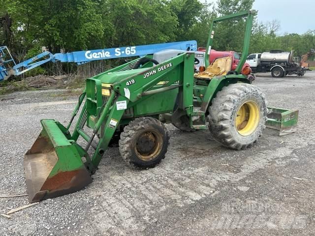 John Deere  Компактни трактори