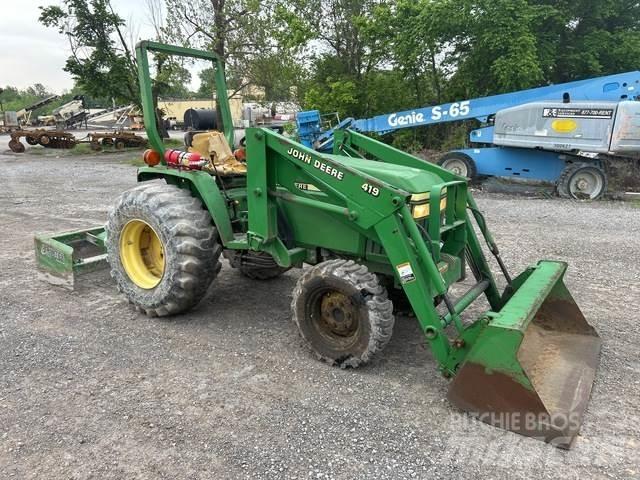 John Deere  Компактни трактори