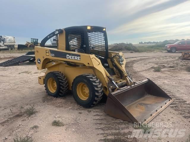 John Deere 325 Мини товарачи
