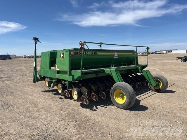 John Deere 750 Редосеялки