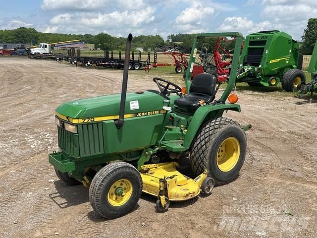 John Deere 770 Компактни трактори