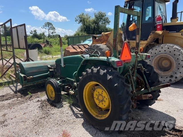 John Deere 970 Машини за почистване на закрито
