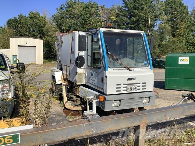 Johnston 3000 Камиони за почистване