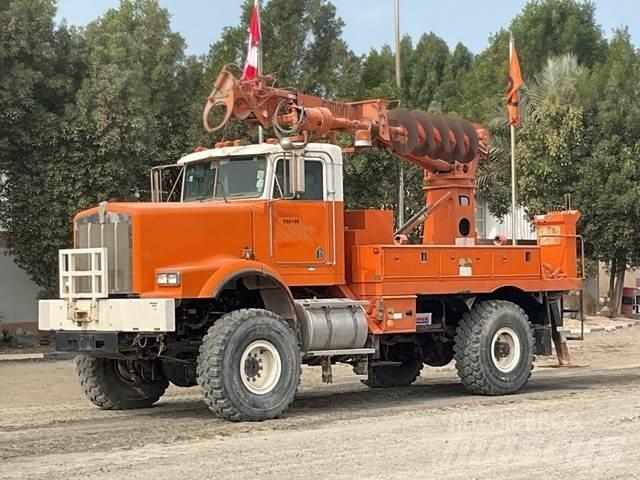 Kenworth C500 Камиони с подвижни сондажни кули