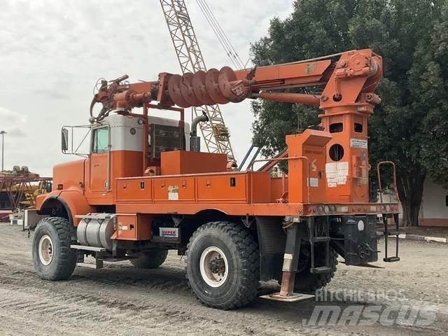 Kenworth C500 Камиони с подвижни сондажни кули