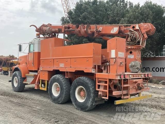 Kenworth C500 Камиони с подвижни сондажни кули