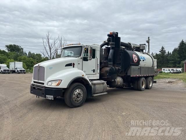 Kenworth T440 Верижен екскаватор