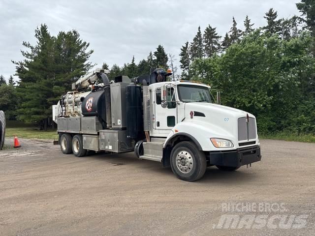 Kenworth T440 Верижен екскаватор