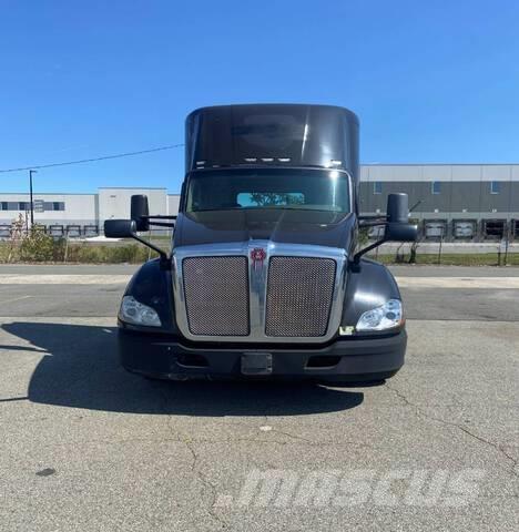 Kenworth T680 Влекачи