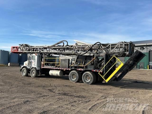 Kenworth T800 Камиони с подвижни сондажни кули