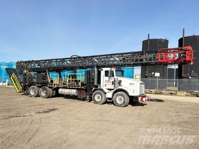 Kenworth T800 Камиони с подвижни сондажни кули