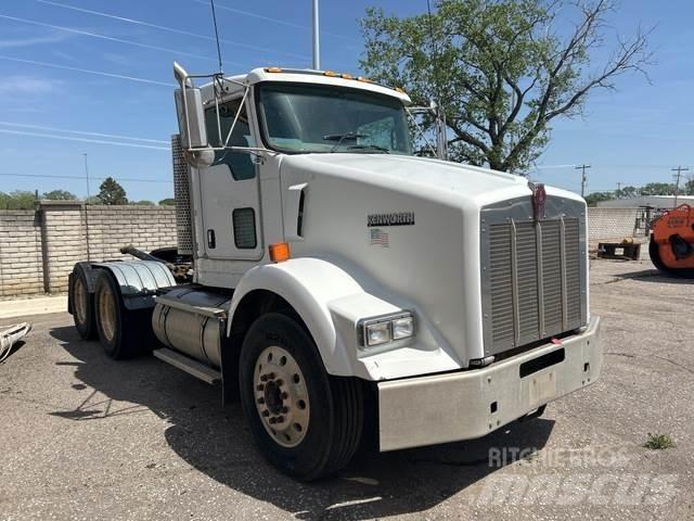 Kenworth T800B Влекачи