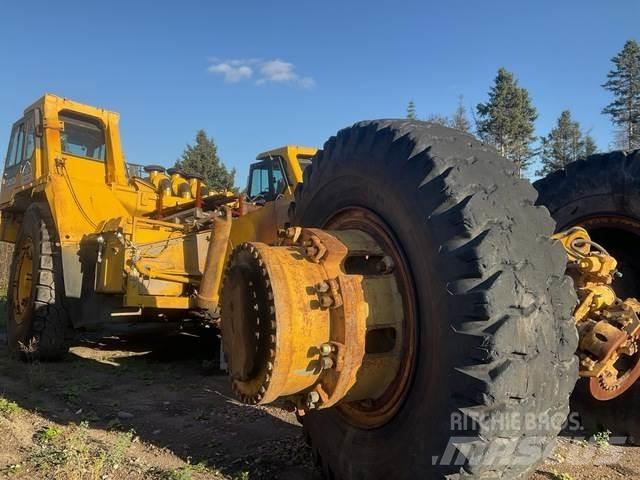 Komatsu 330M Дъмпери/моторни превозни средства