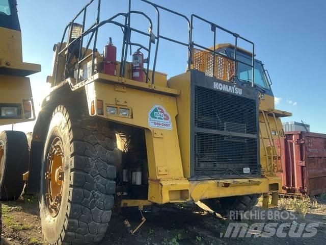 Komatsu 330M Дъмпери/моторни превозни средства