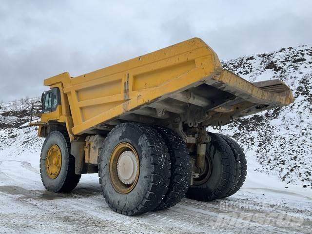 Komatsu 330M Дъмпери/моторни превозни средства