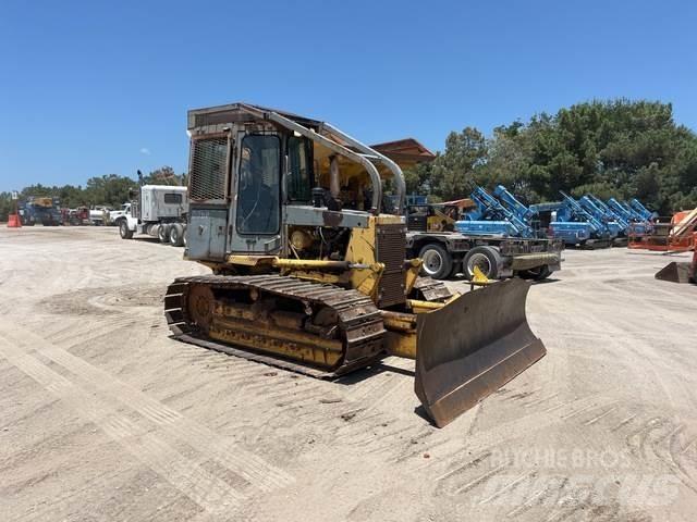 Komatsu D39P-1 Верижни булдозери
